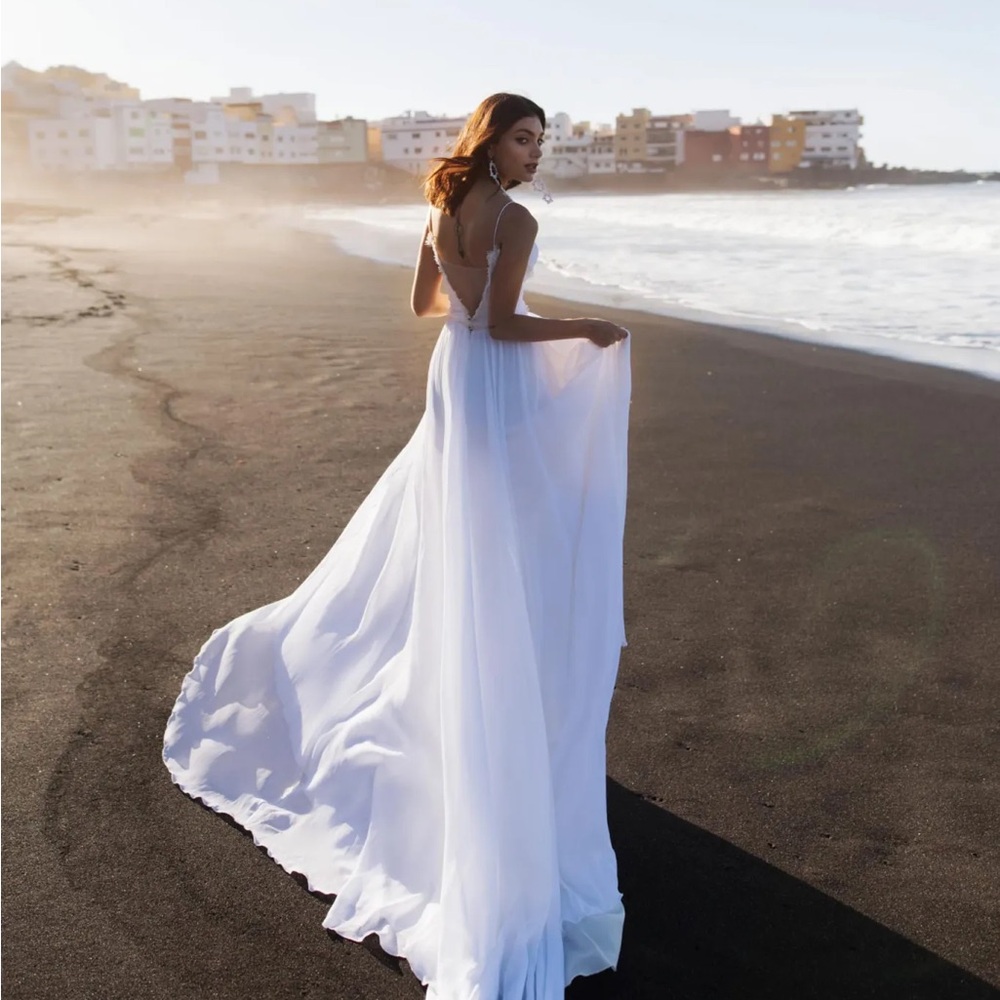 Wedding dress
Rara Avis